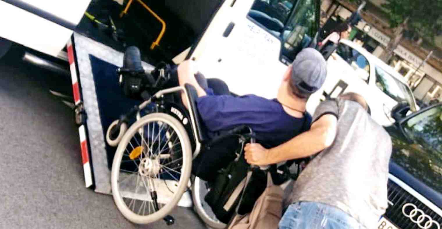 Prevoz invalida u invalidskim kolicima  - Help Trans Beograd